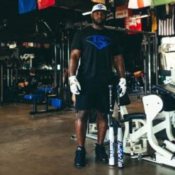 2023 Louisville Slugger Everett Williams 2.0 12" USSSA Slowpitch Softball Bat: WBL2738010 -SLUGGER Sales Store 2023 Louisville Slugger Everett Williams Pass Em Out Slowpitch Softball bat Lifestyle 3